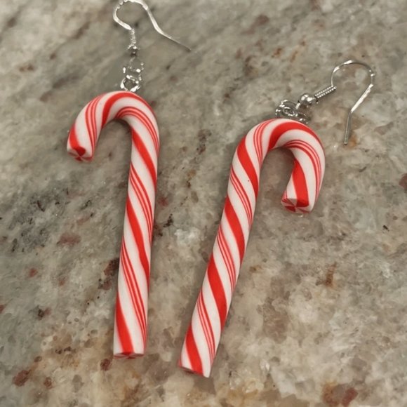 ⭐NWT Candy Cane Red & White Dangle Earrings - Picture 3 of 3